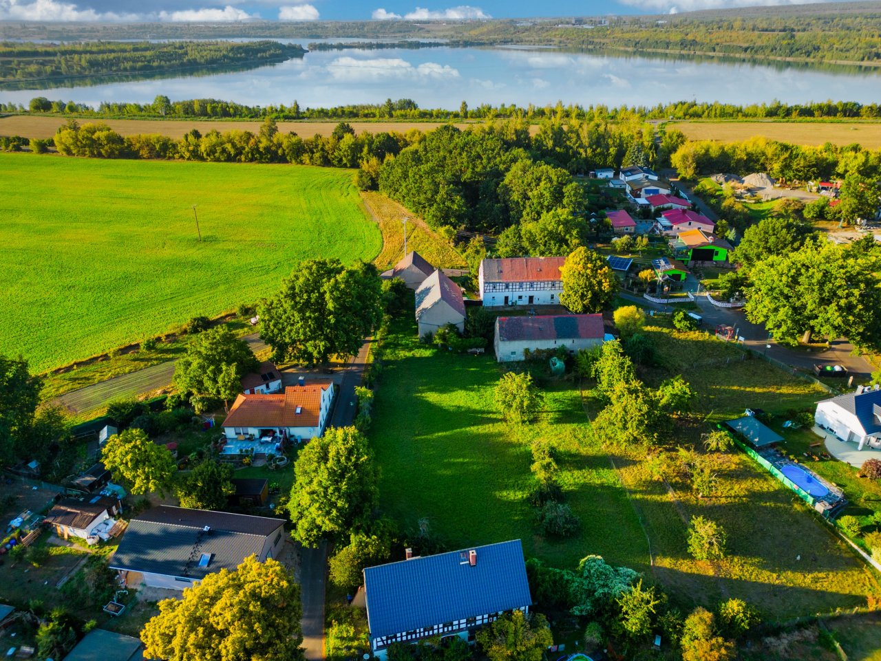 VERKAUFT-Bauen Sie Ihr Traumhaus inmitten der Neuseenlandschaft - Mit Baugenehmigung!