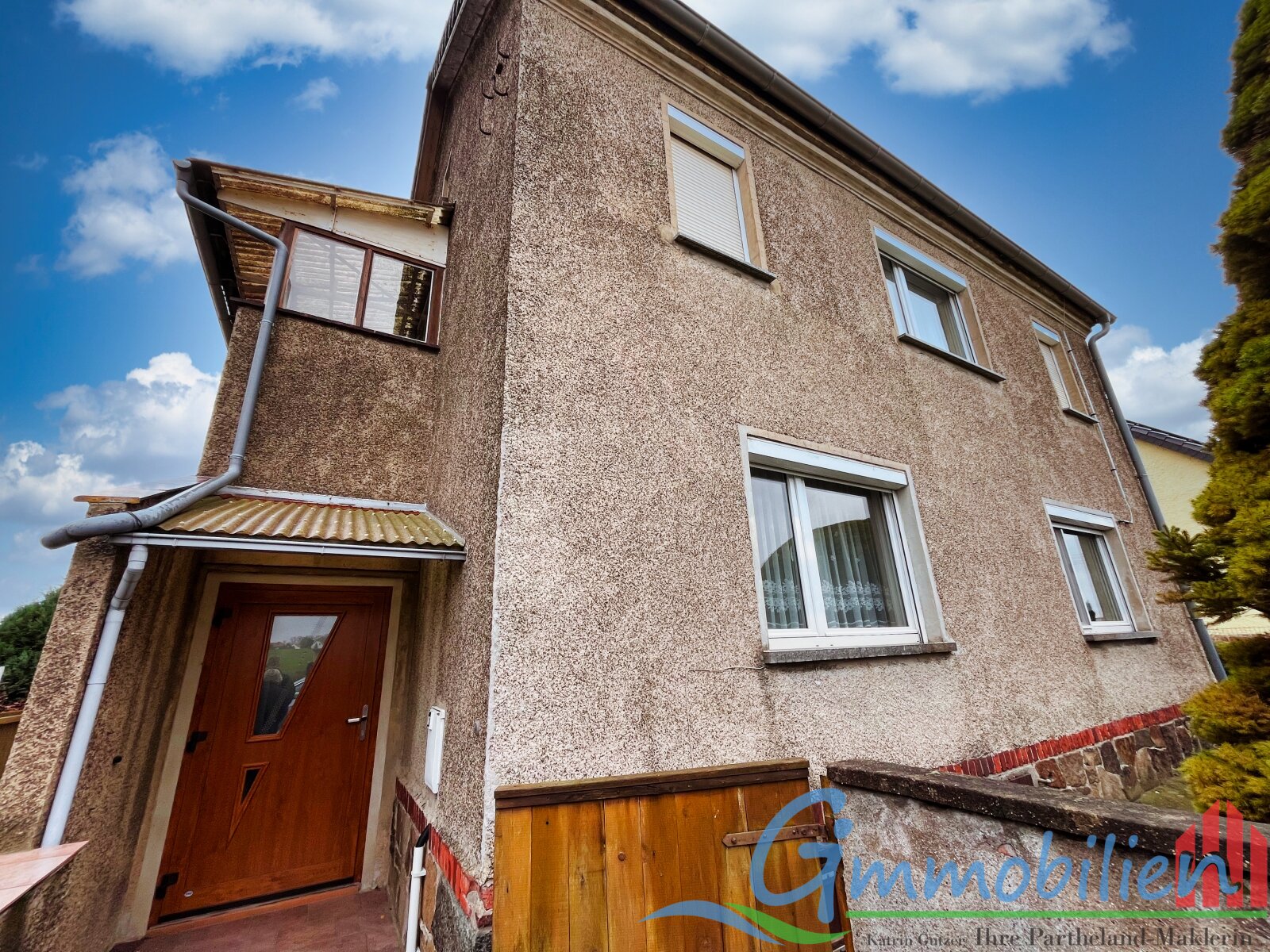 Entfaltung der Träume: Ein Zuhause mit Fernblick und großem Ausbau-Potenzial