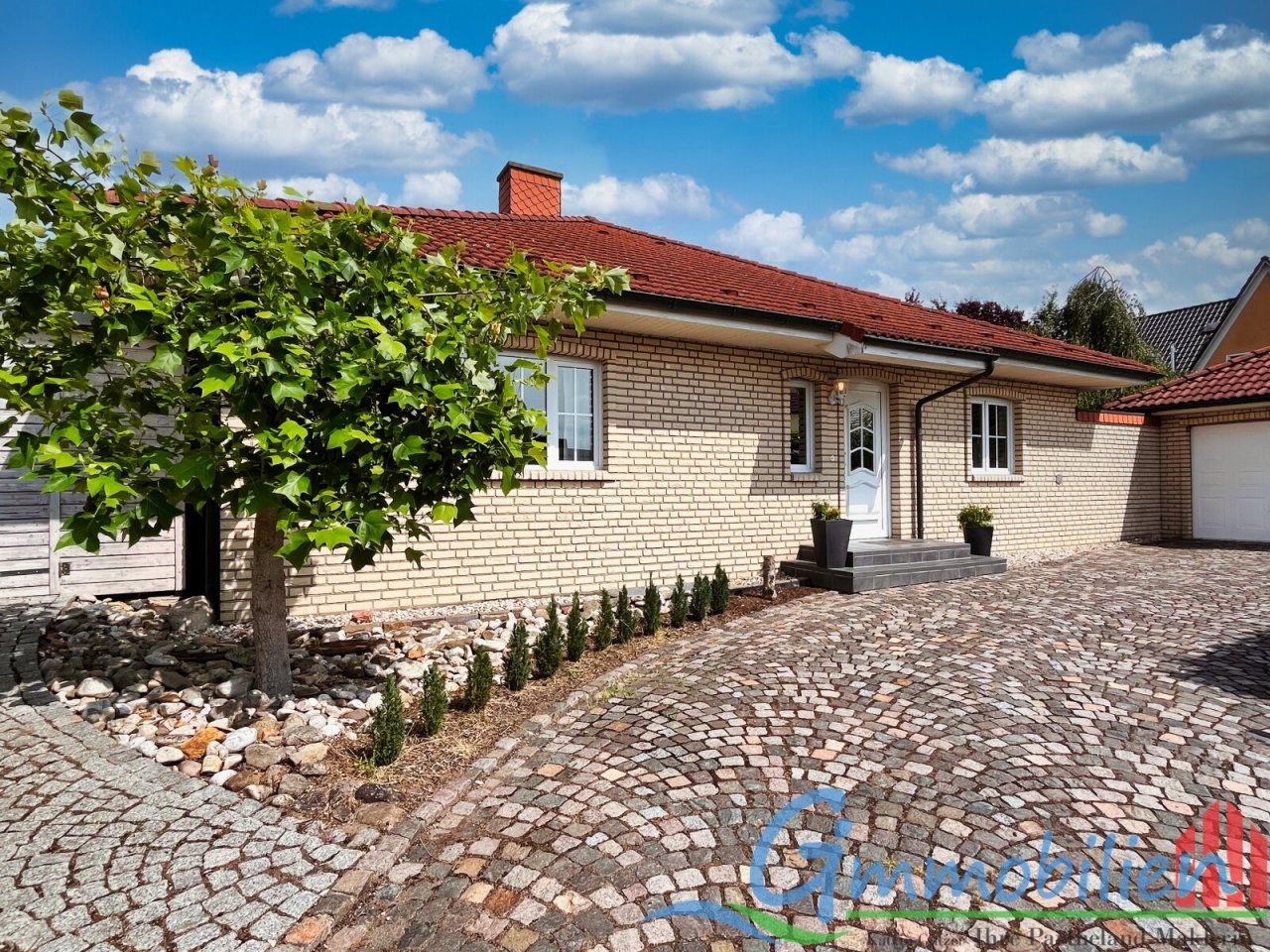 Haus von vorne Haus von vorne