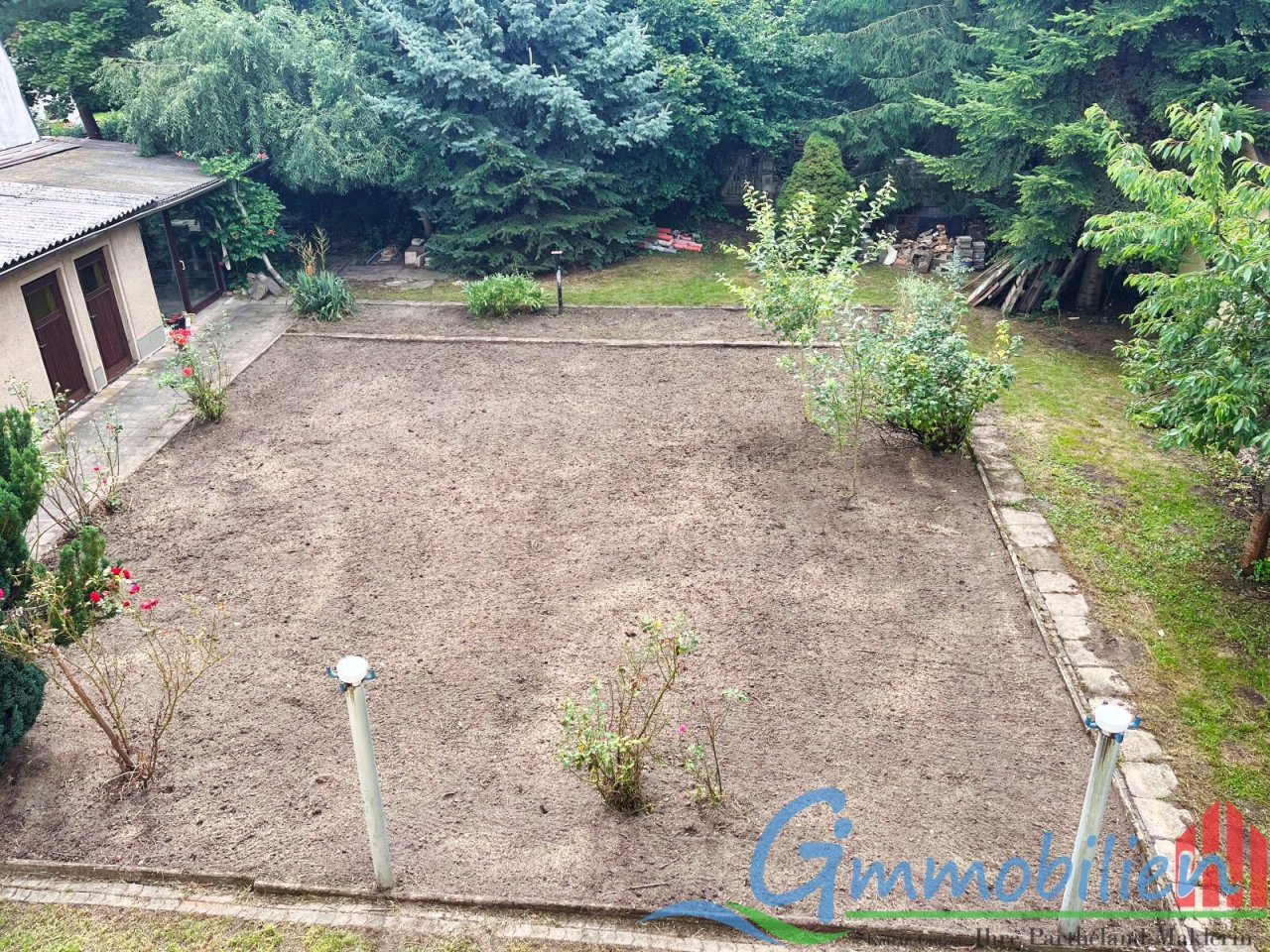 Garten neu gesät mit Rasen
