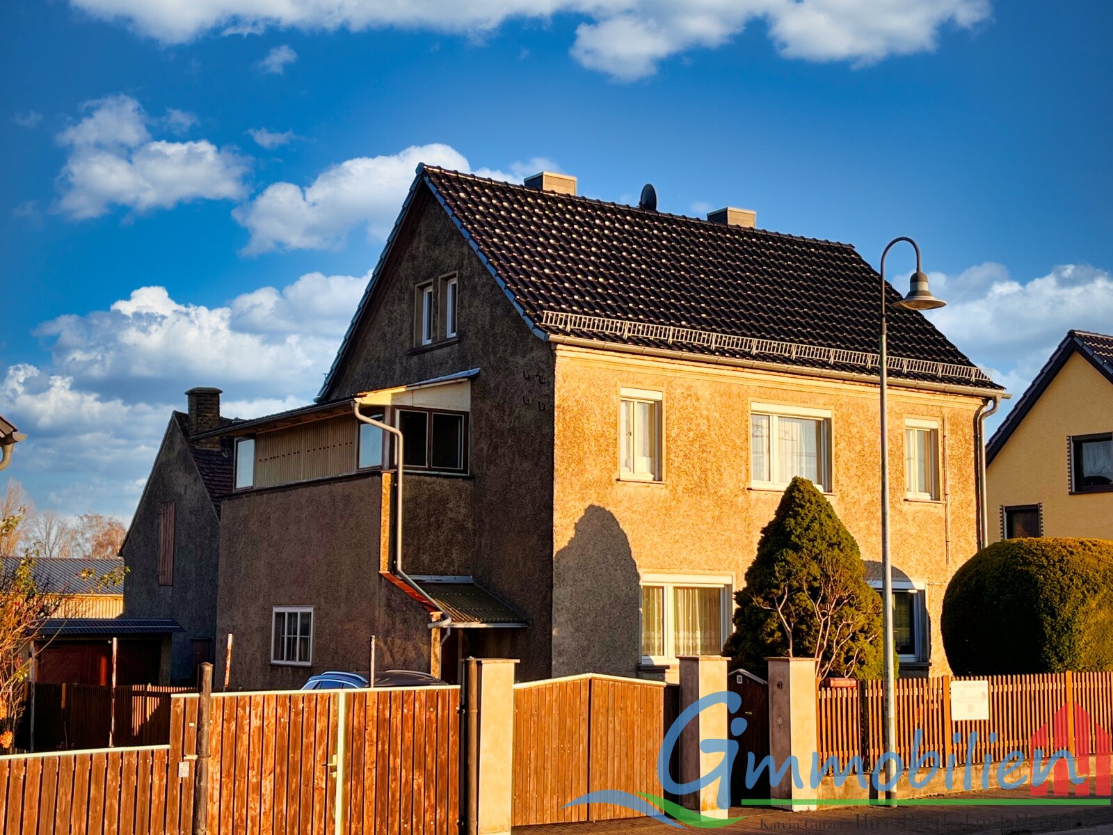 Entfaltung der Träume: Ein Zuhause mit Fernblick und großem Ausbau-Potenzial Entfaltung der Träume: Ein Zuhause mit Fernblick und großem Ausbau-Potenzial