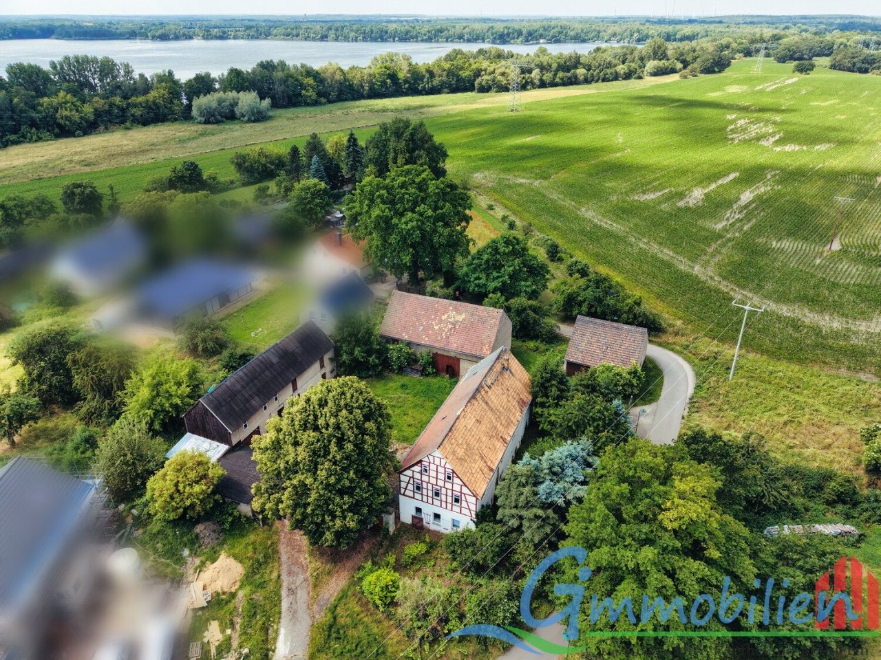 Hof mit Blick Speicherbecken Witznitz